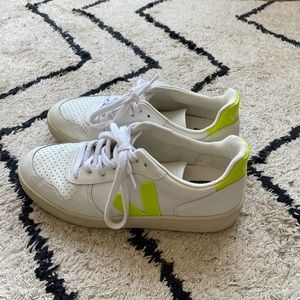 VEJA V-10 excellent used condition